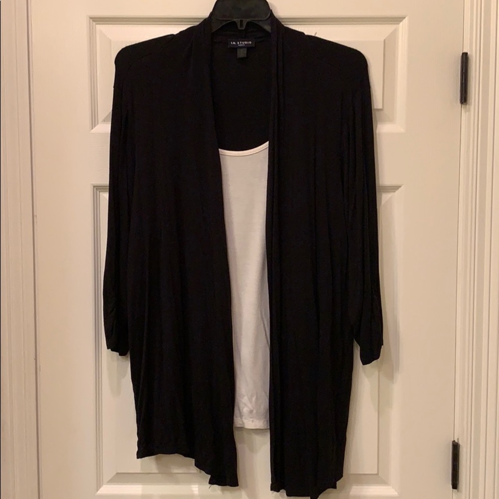 Black and off white 3/4 length sleeve blouse